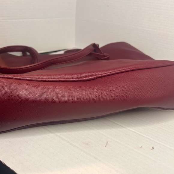 Rampage Maroon Tote Bag W/ Bag Charm - Picture 5 of 6